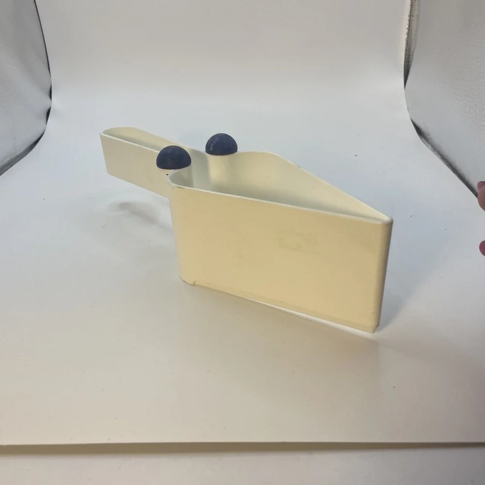 Tupperware Piece O Pie Slicer Cake Cutter Server NUMBER 2872A-1 Blue & White USA